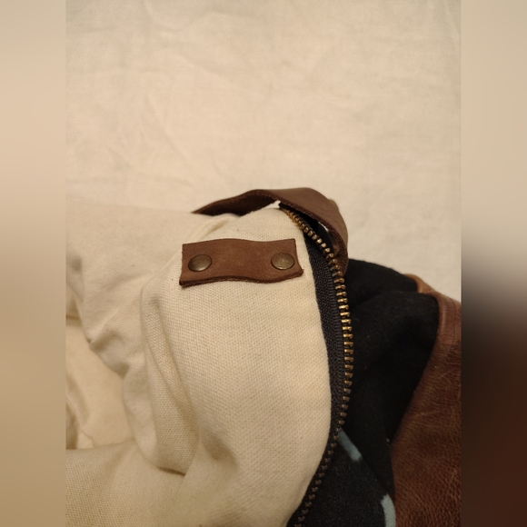 Nan-made Leather And Wool Purse - Picture 12 of 12